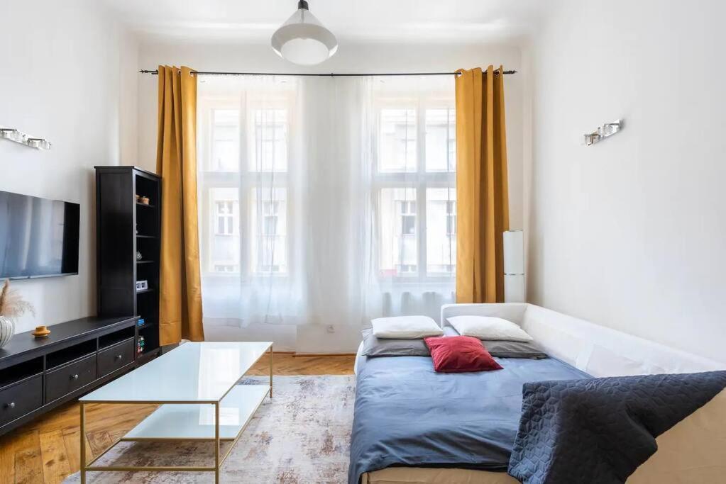 Apartmán Spacious With Balcony At Wenceslas Sq *